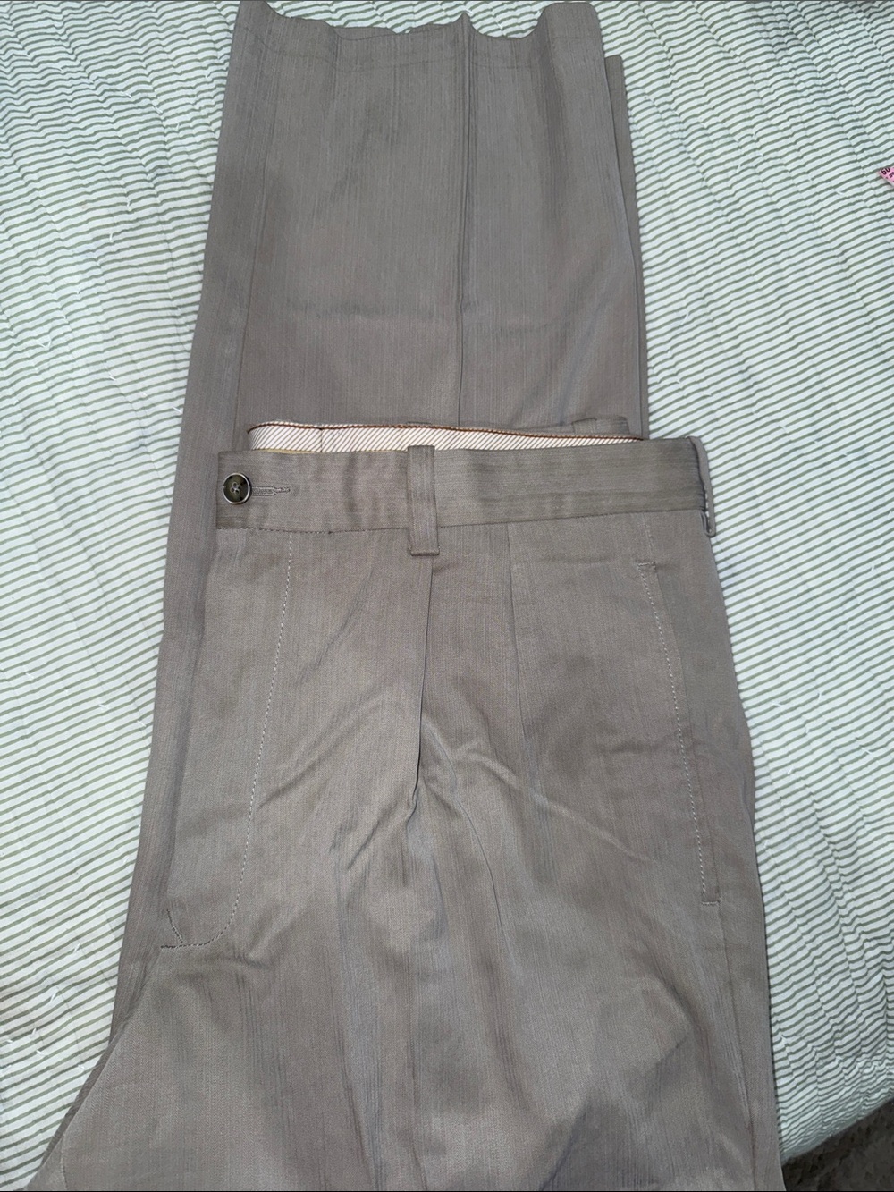 Tommy Bahama Men's light beige pleated  Dress Pants - Classic Tailored Style